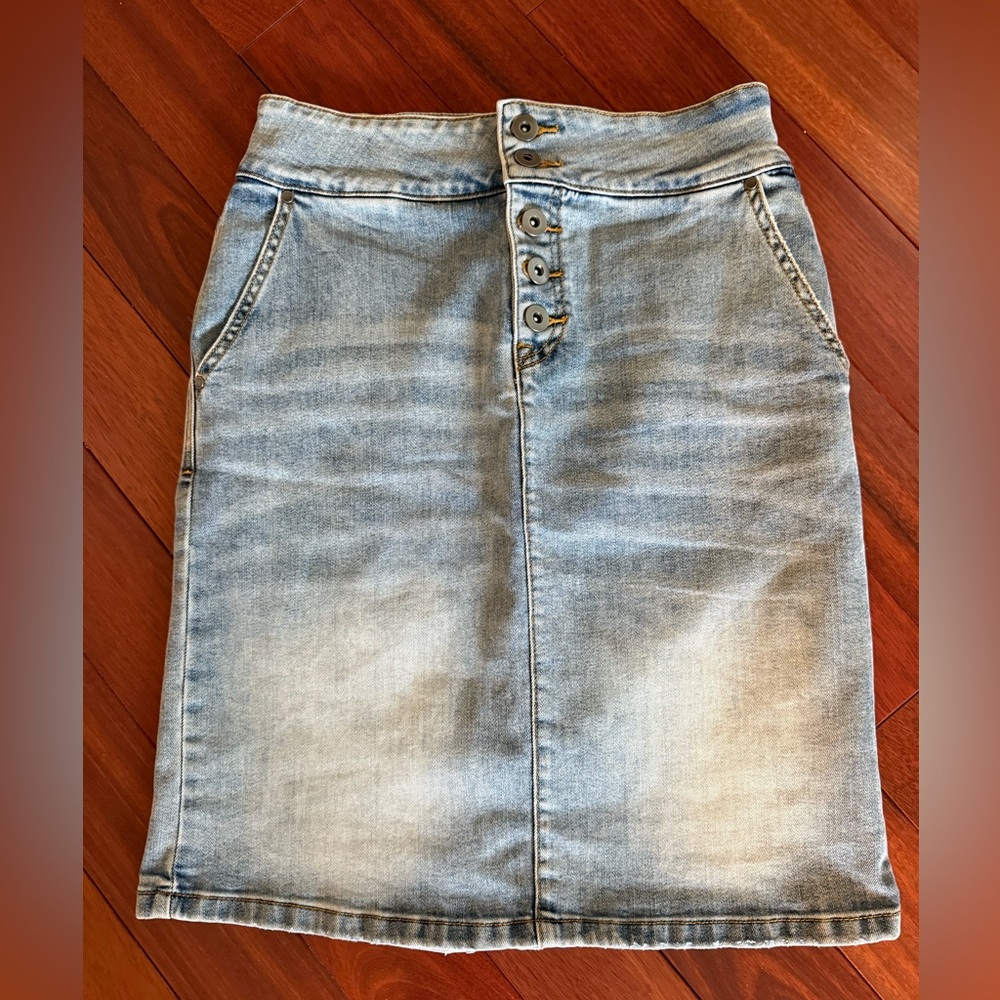 prAna Jean Denim Skirt Pencil Fly 4 Pockets Blue Lt Wash SZ 2 Has Stretch